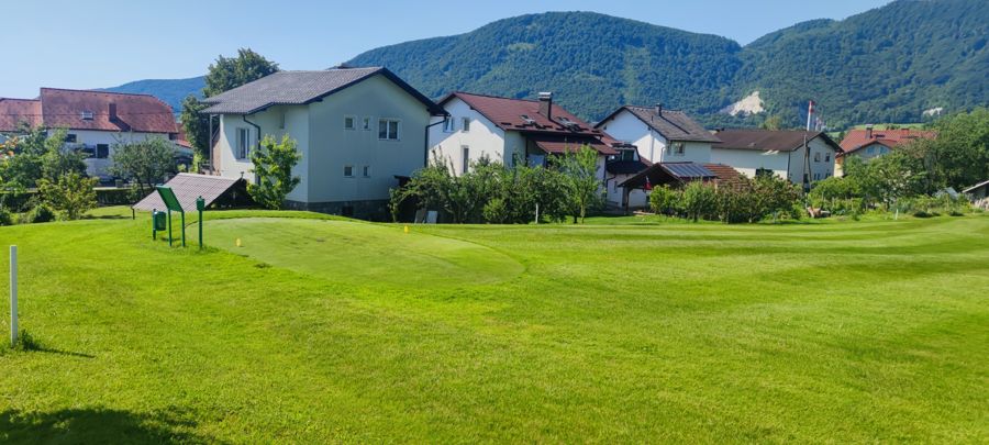 Pogled na moško udarjališče 3. luknje