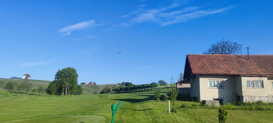 Zeppelin nad Škalcami